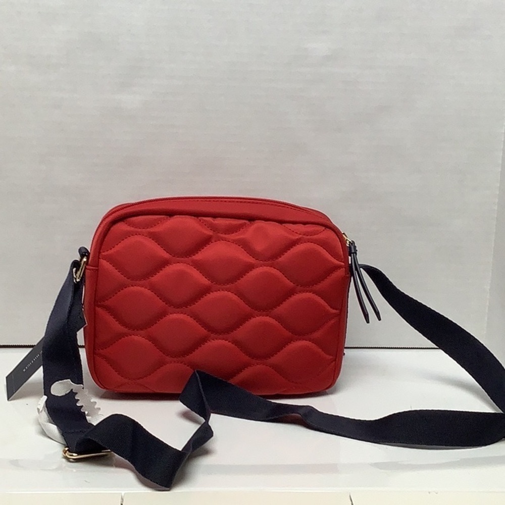 Red Tommy Hilfiger crossbody  purse - Picture 3 of 5